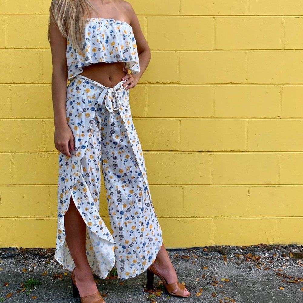 Shore Brand: Crop Top and Pant Set  (Top=M. Bottom=XS)